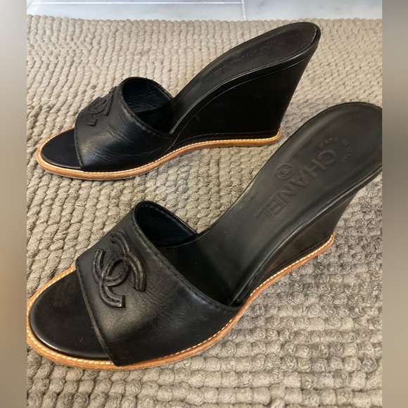 Chanel interlocking CC black leather slides - Picture 3 of 16